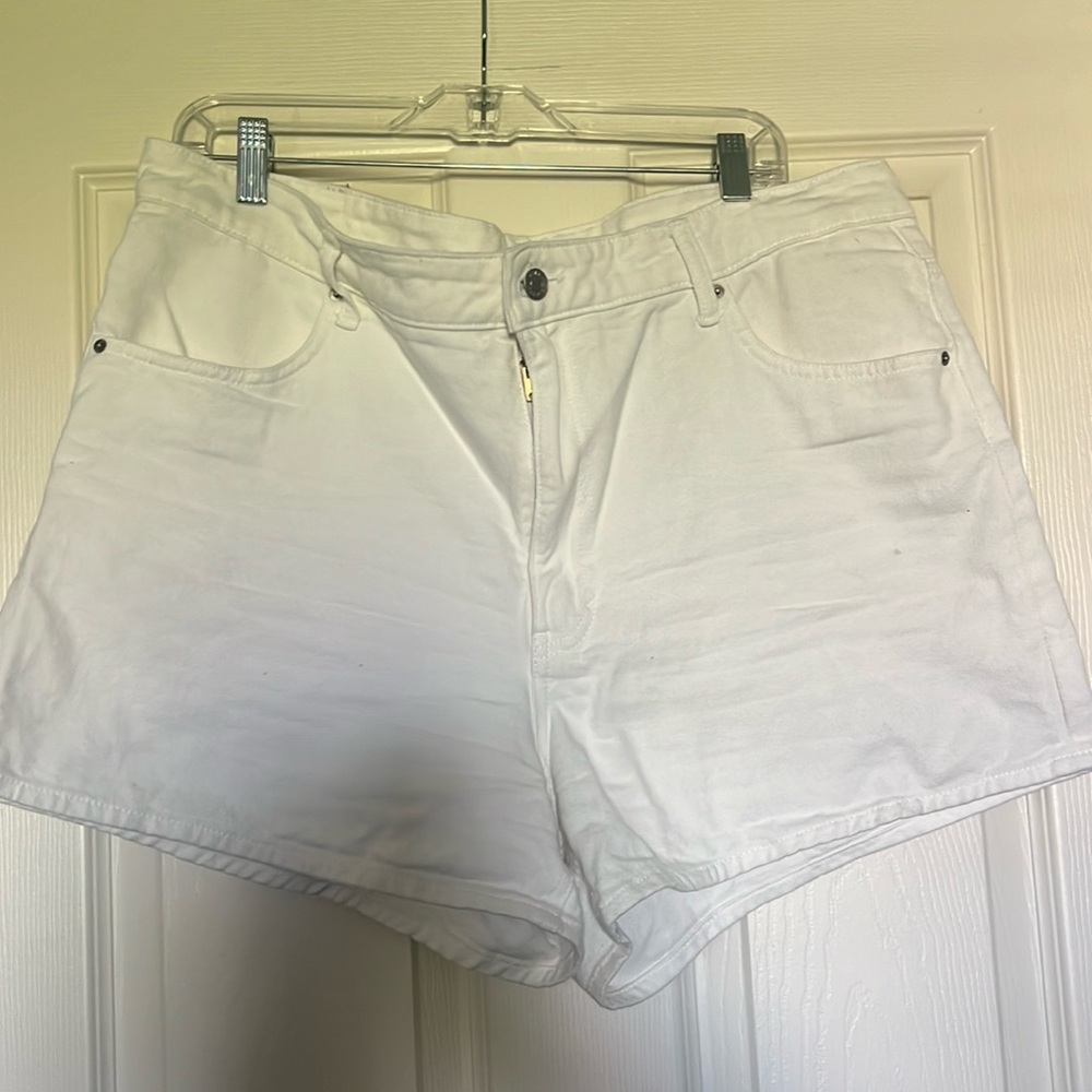 H&M size 16 white shorts, worn once